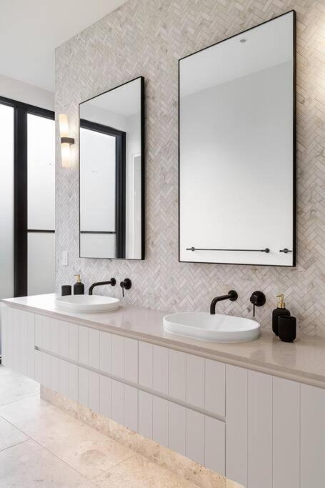 Kirks On Park - Brand New Luxury Home, Great Location Sorrento Exteriör bild